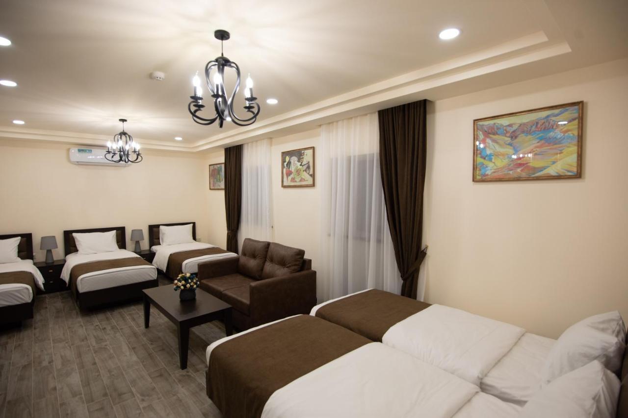 Boutique Living Hotel By Arta Yerevan Exterior photo