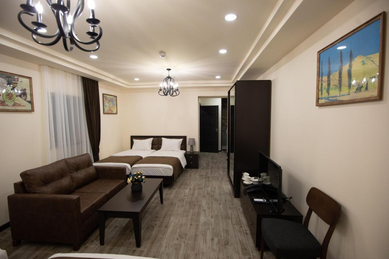 Boutique Living Hotel By Arta Yerevan Exterior photo