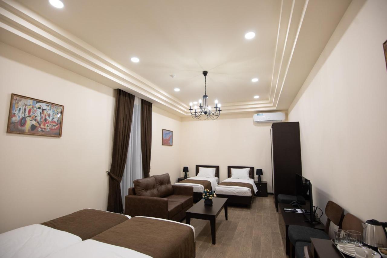 Boutique Living Hotel By Arta Yerevan Exterior photo