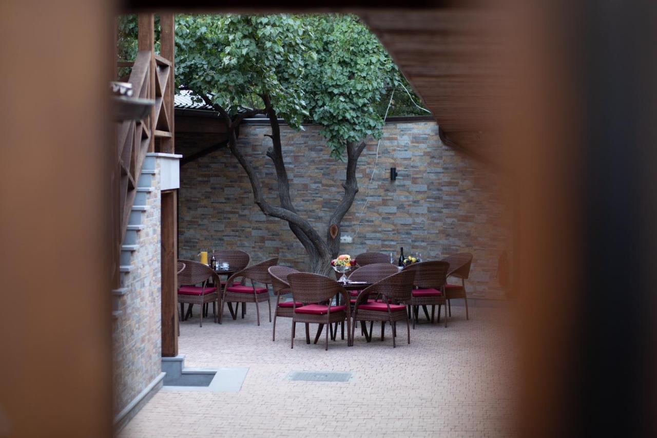 Boutique Living Hotel By Arta Yerevan Exterior photo