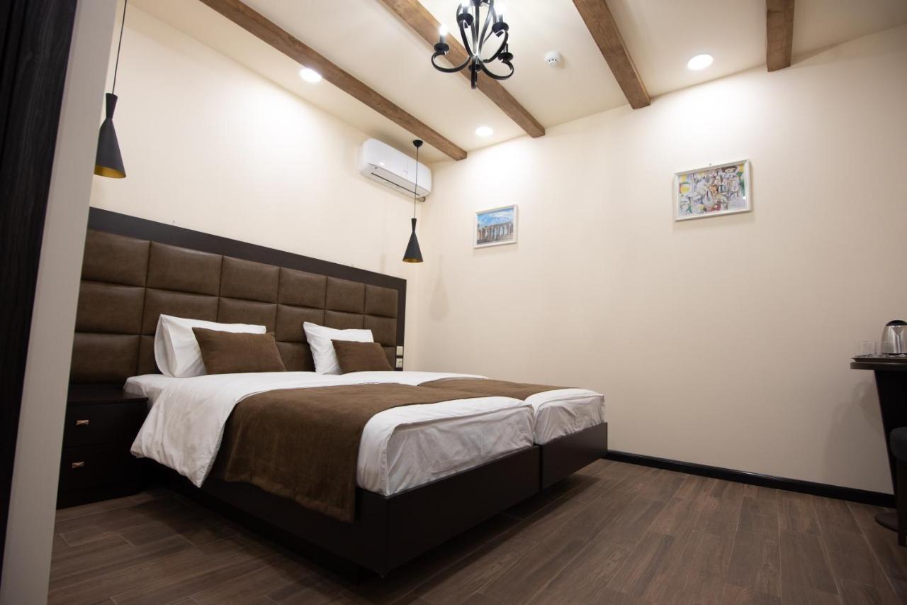 Boutique Living Hotel By Arta Yerevan Exterior photo